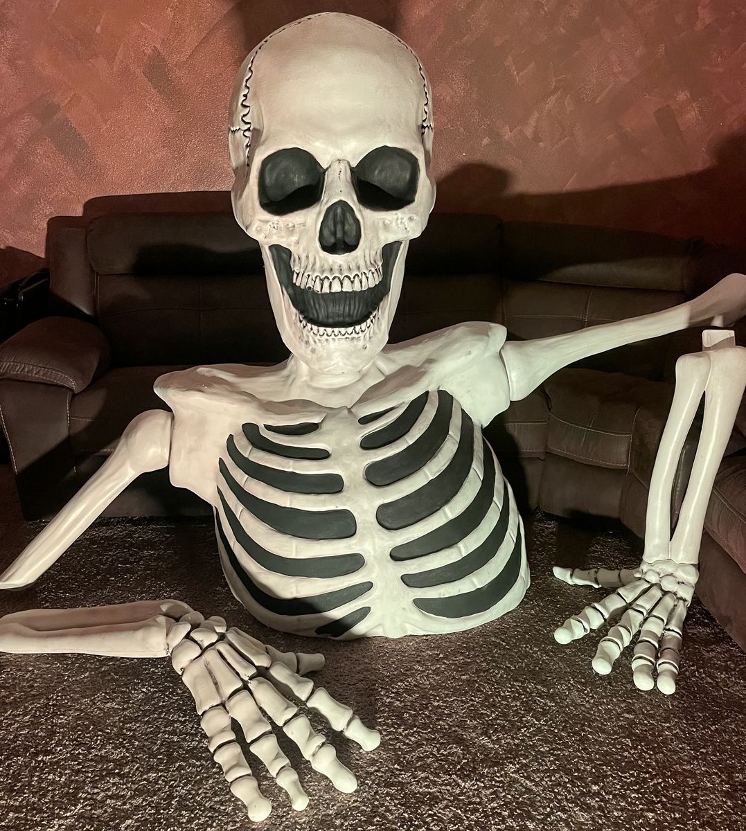 Halloween HUGE GIANT RATTLES 5’ Skeleton Graveyard Cemetery Ground Breaker Home Decor Decoration