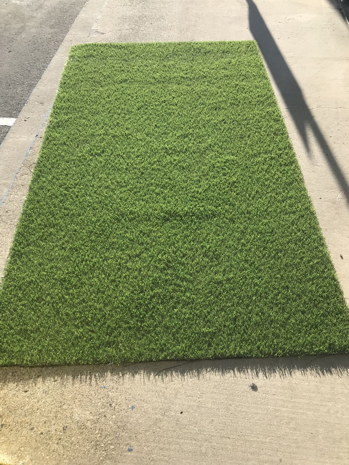 priemium Artificial turf 4’ x 7’ perfect for balcony or pet grass