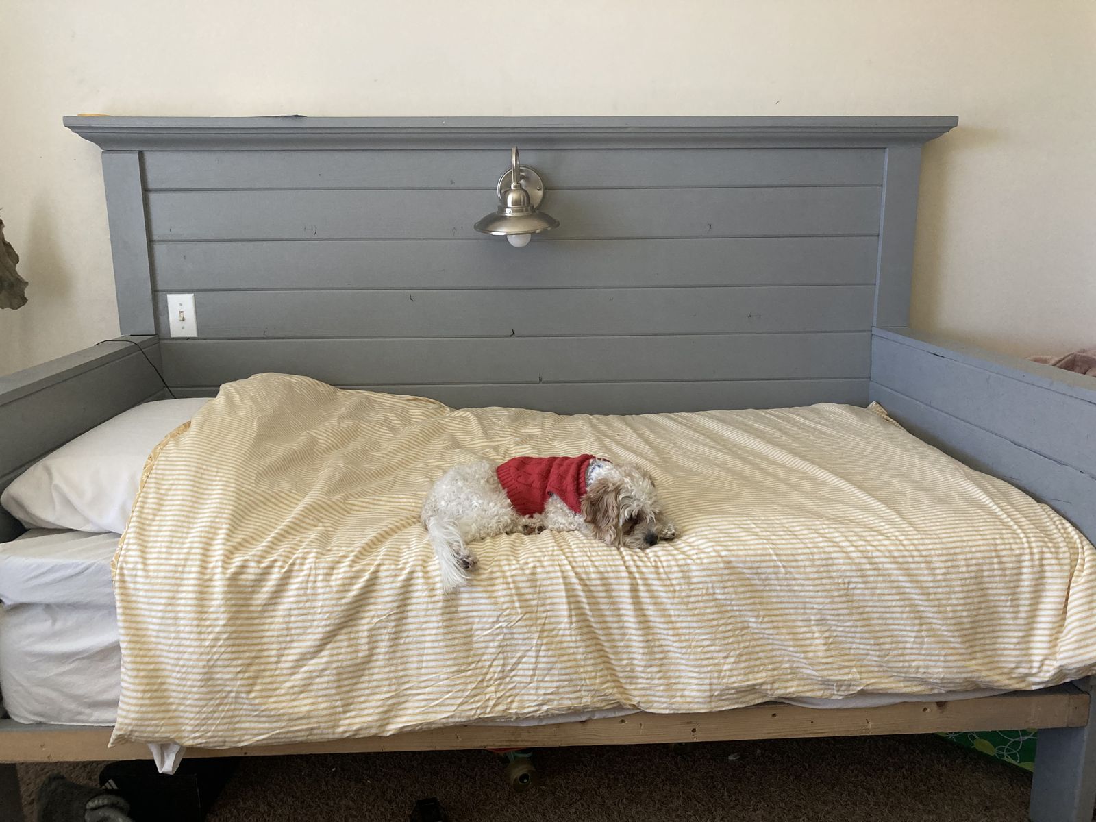 Twin daybed frame