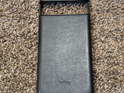 Selling a 2-pack of official Bellroy Leather Cases for the Google Pixel 6