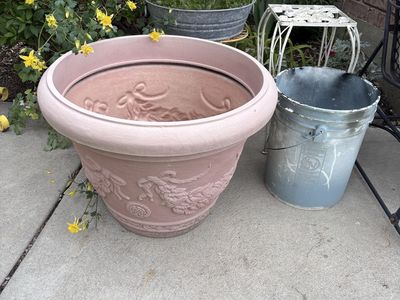 XL Planter Pot 5 Gallon Bucket For Scale