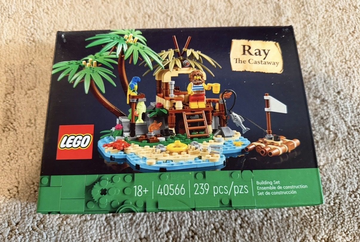 LEGO Ray The Castaway 40566 Building Set 239 pcs New Sealed