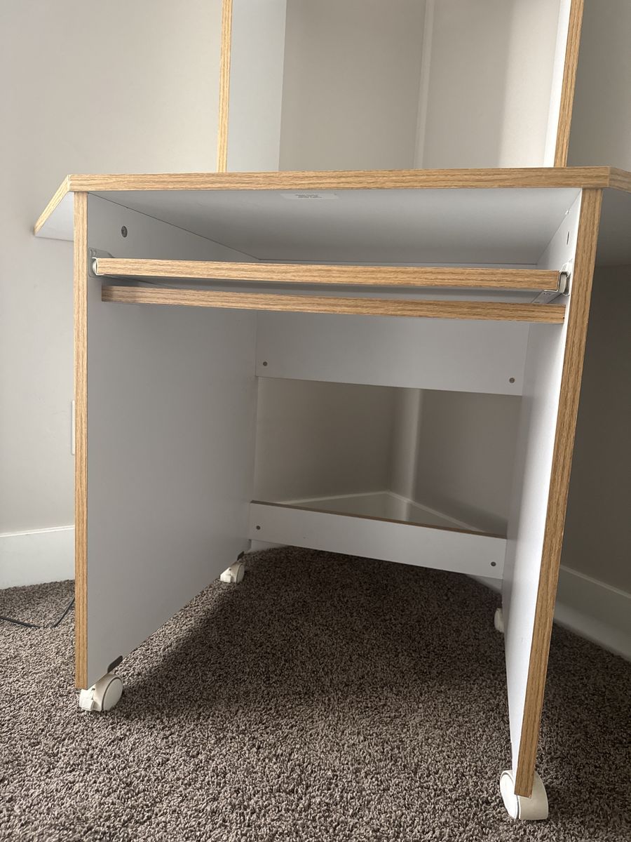 Main image 3