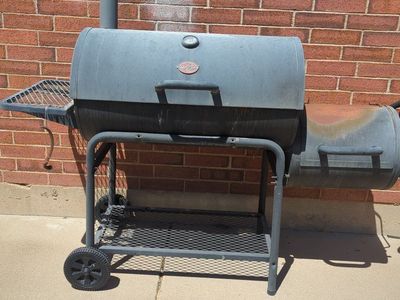 Charcoal Smoker/BBQ