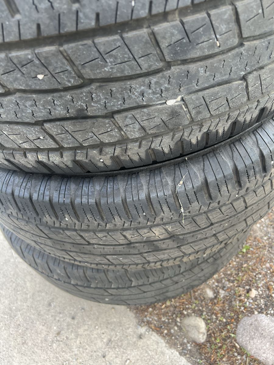 Free 265/70r16  3 tires