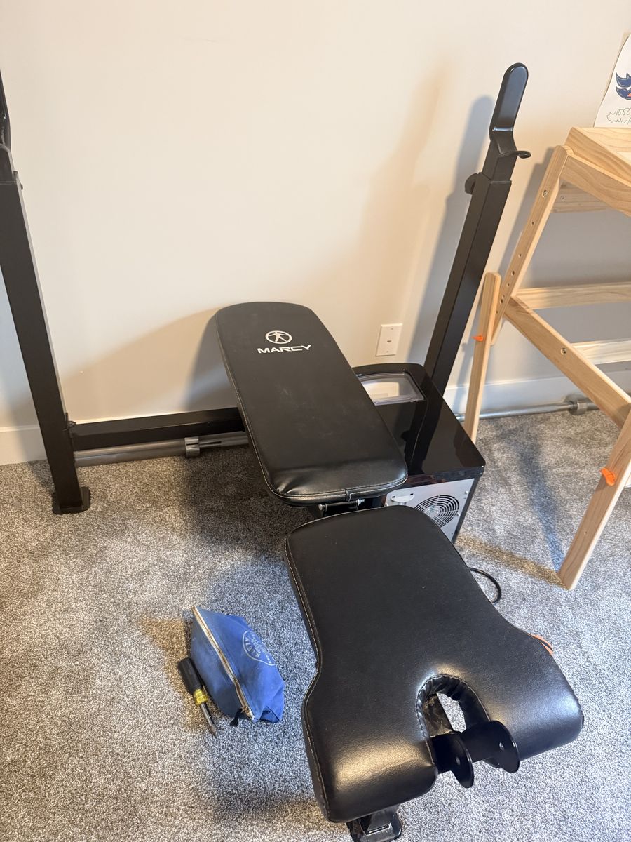Bench press with bar 