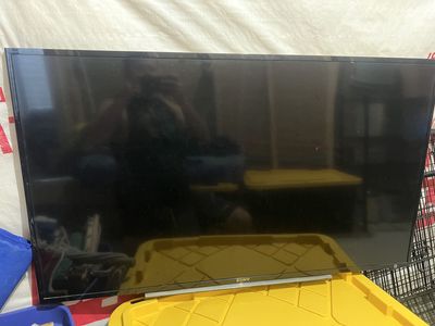 Sony BRAVIA Smart LED TV - Large Screen Display, Excellent Condition