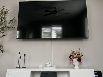 Modern white TV Stand