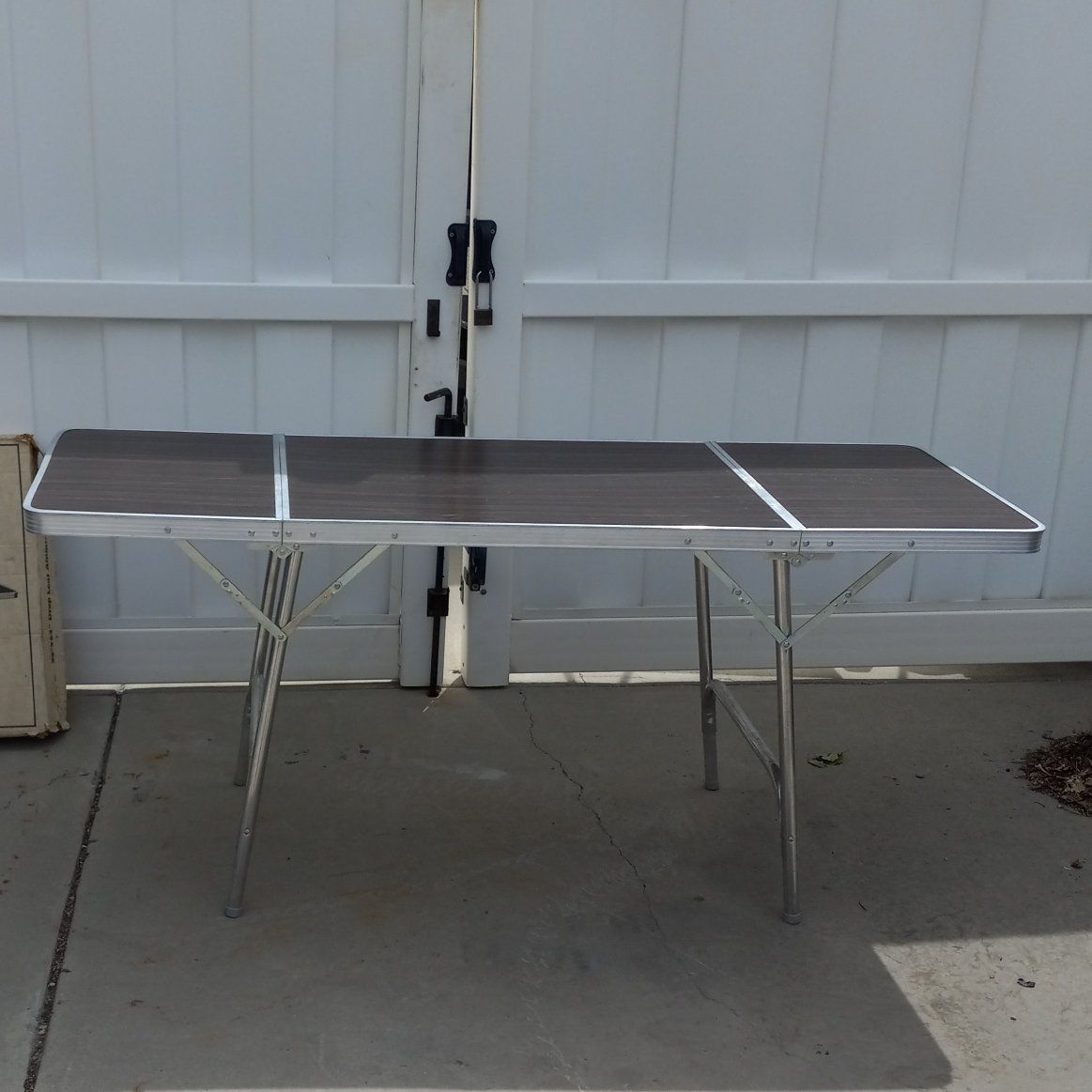 folding table