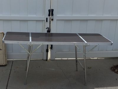 folding table