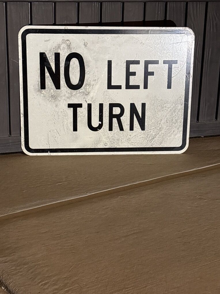 Sign No Left Turn