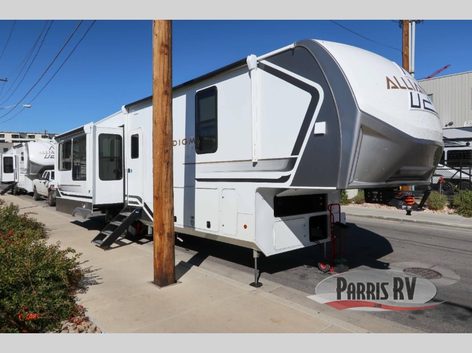 New 2026 Alliance RV Paradigm 340RL