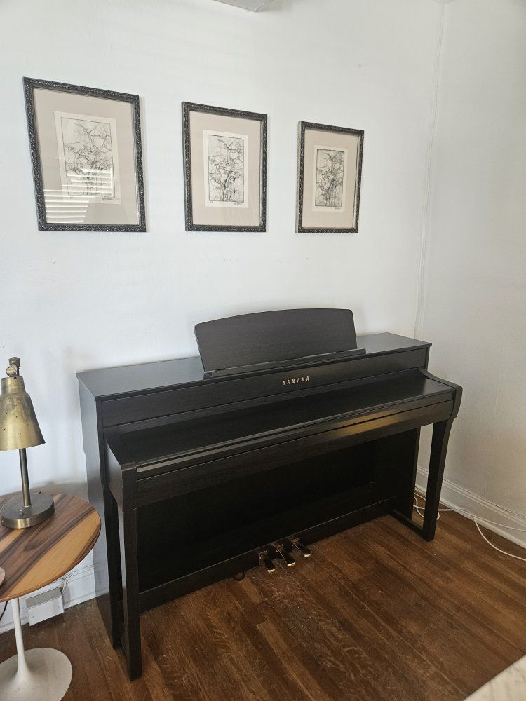 Yamaha Clavinova CLP-745