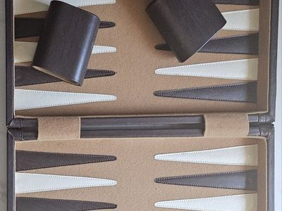 Backgammon Set - Complete - Clean - Fun