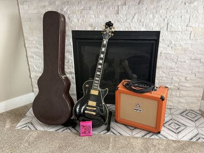 Nice complete guitar setup.