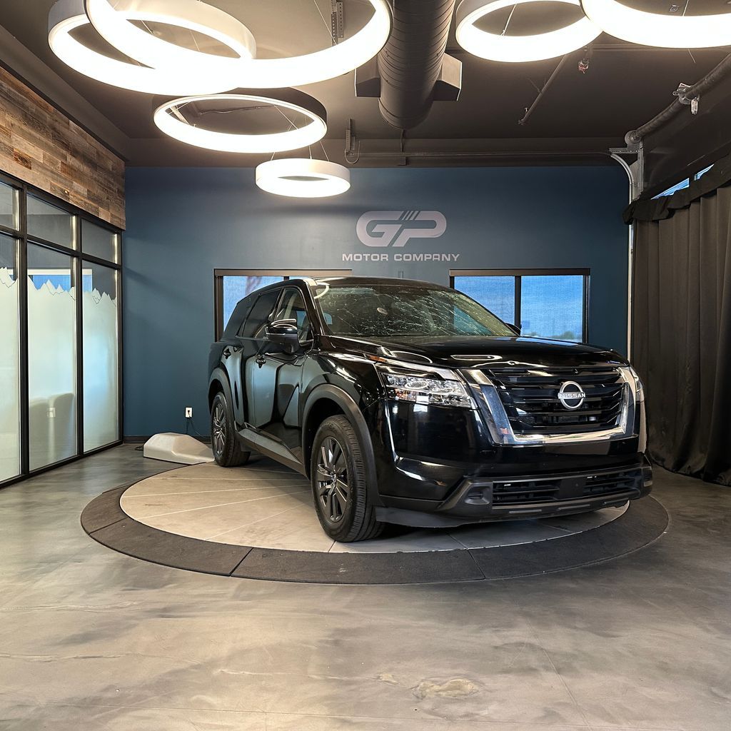 2022 Nissan Pathfinder S