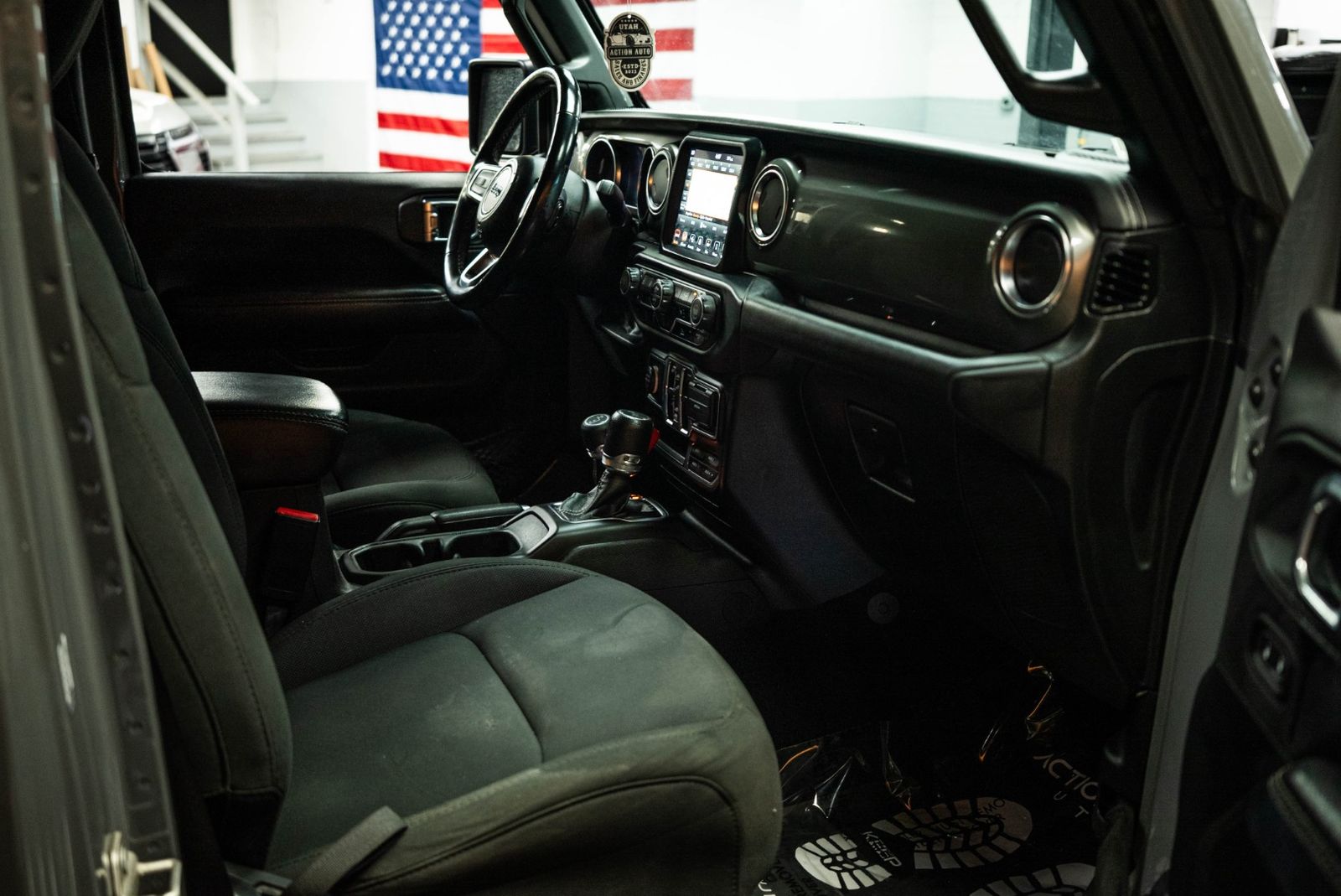 Main image 13