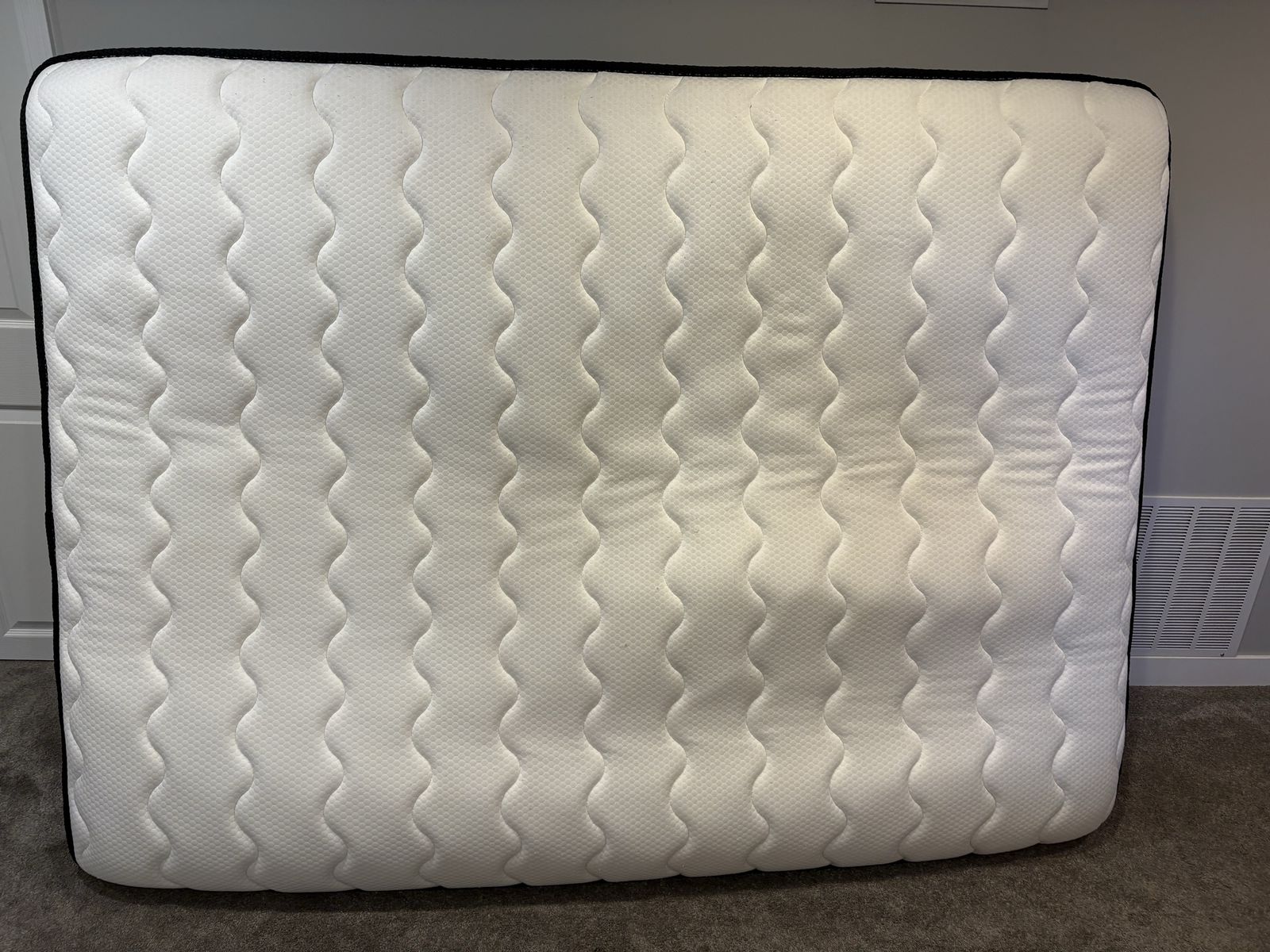 Queen Size Mattress - Excellent Condition