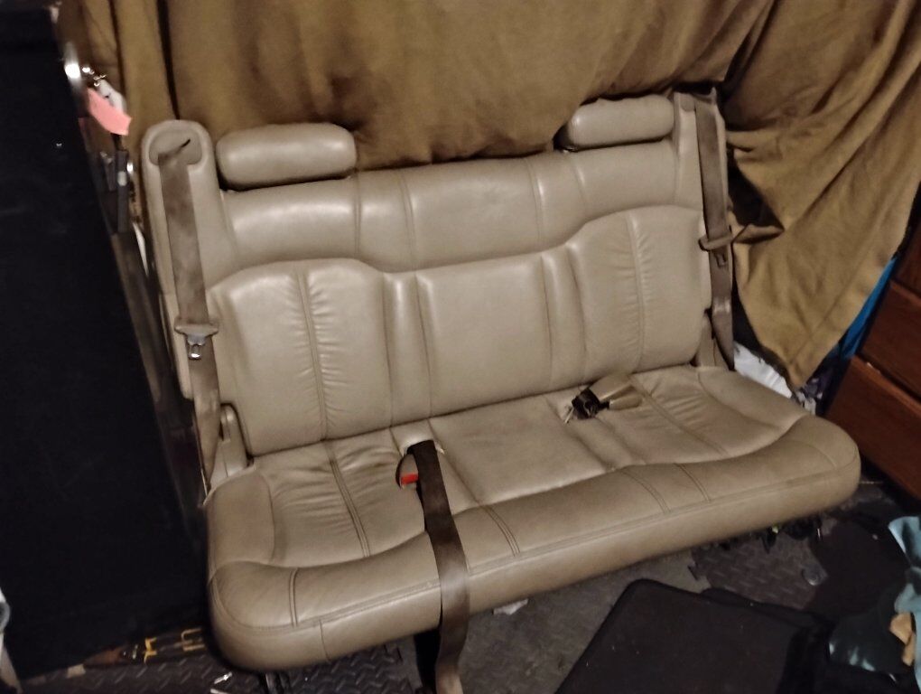 2000 thru 2006 suburban 3rd row seat