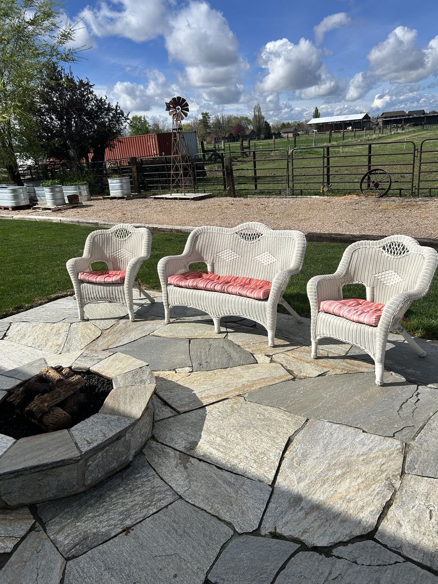 Super Nice 4 Peace, Wicker Patio Set