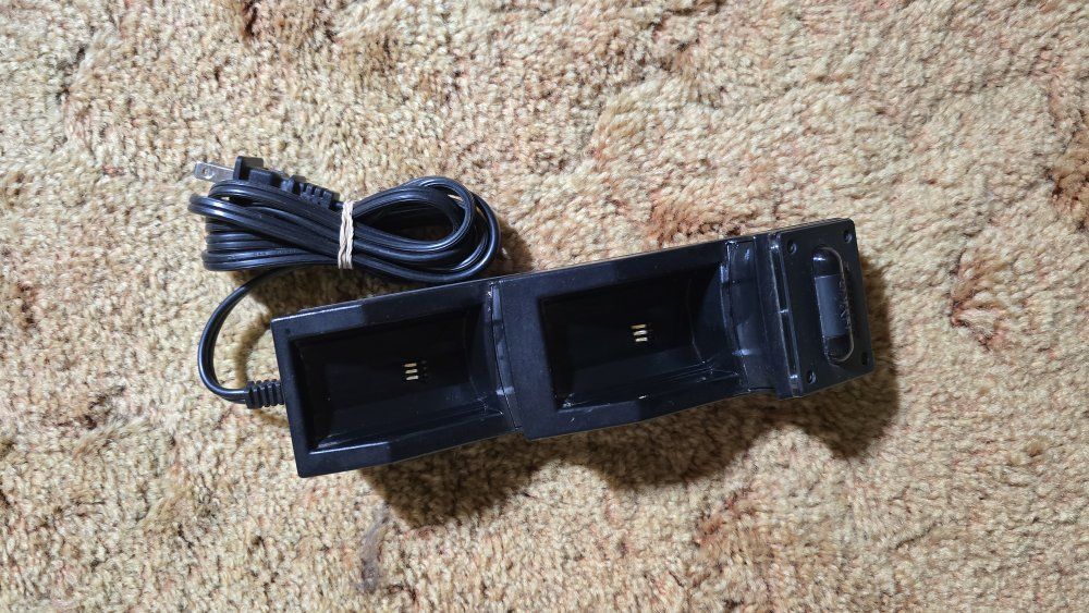 XBOX 360 WIRELESS CHARGING STATION