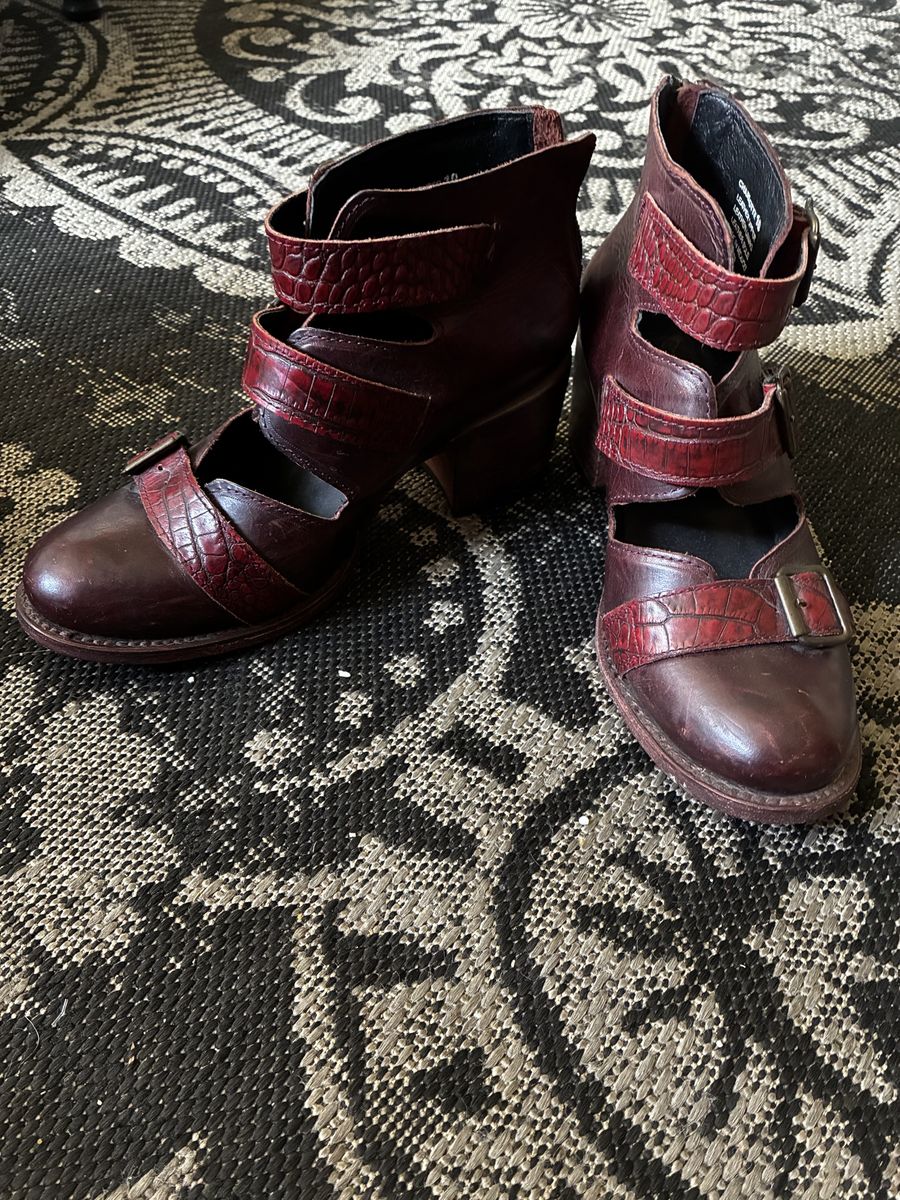 Free Bird Women's Size 10