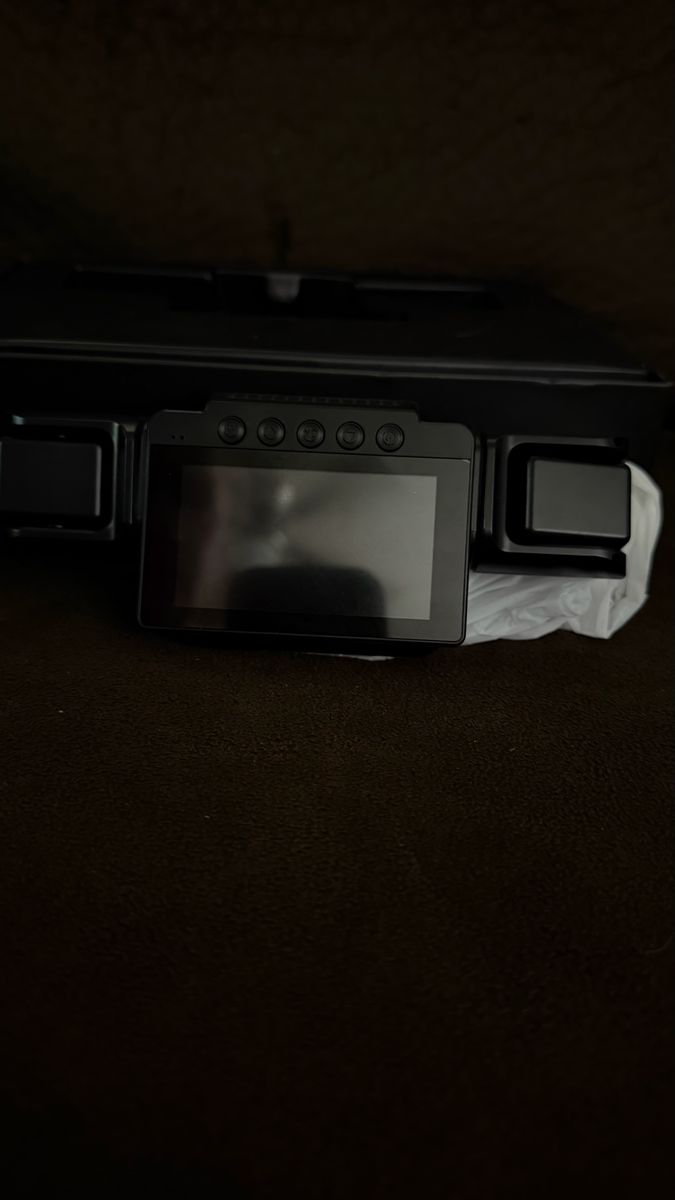 Main image 3