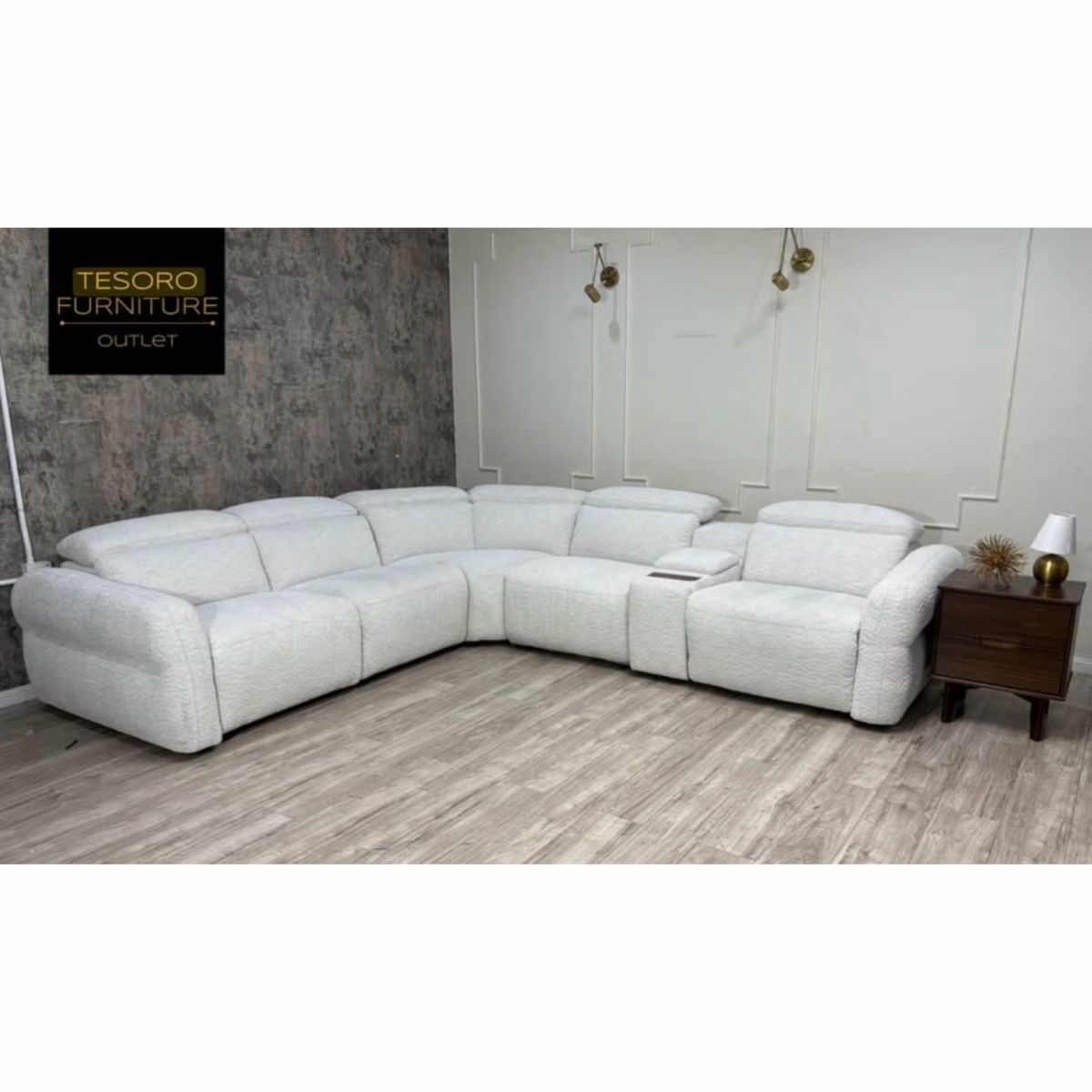 BUCCLE RECLINER SECTIONAL WE OFFER DELIVERY