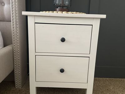 White 2-Drawer Nightstand / End Table with Black Knobs