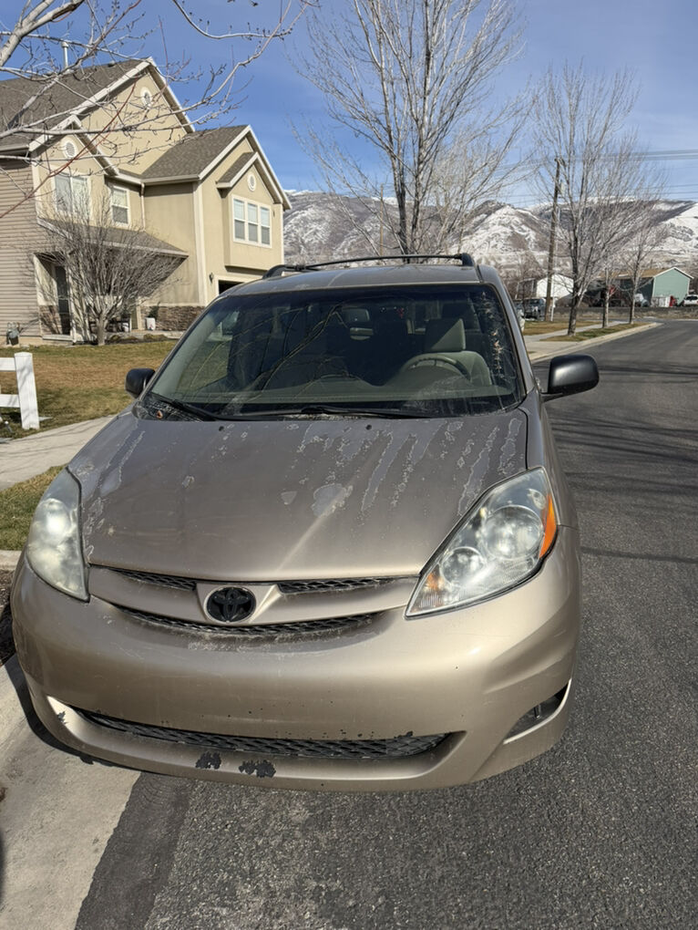 2007 TOYOTA SIENNA LE