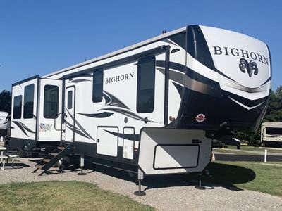 2020 Bighorn Trailer 3300DL