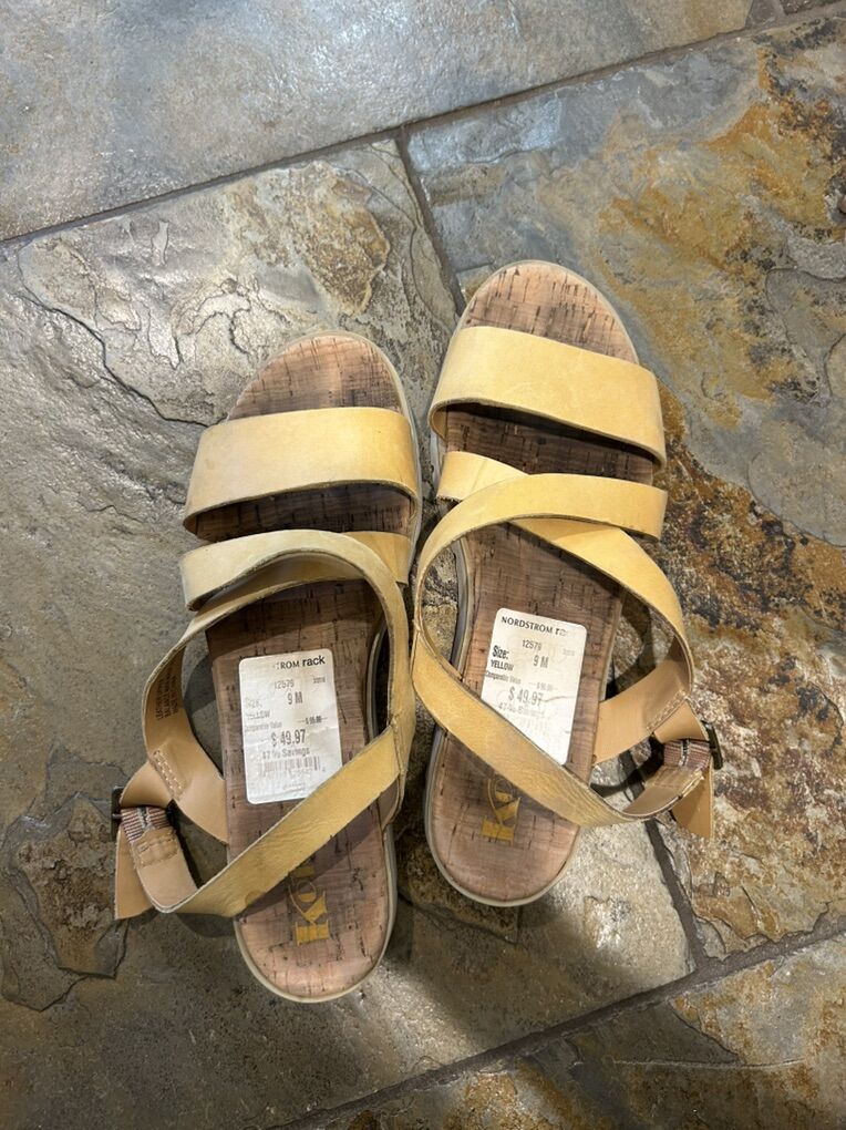 Korks Yellow Leather Platform Sandals Size 9