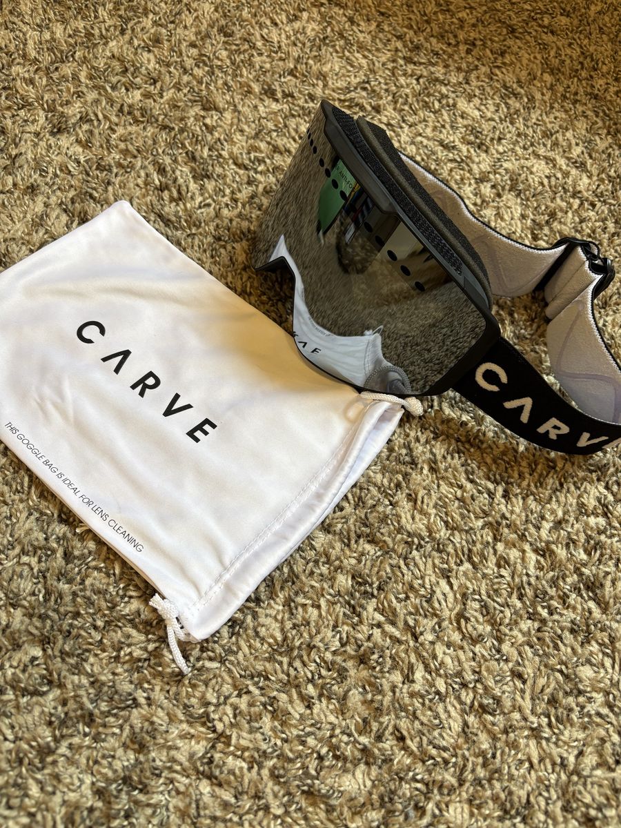 CARVE Snow Goggles sz small BARELY USED!!