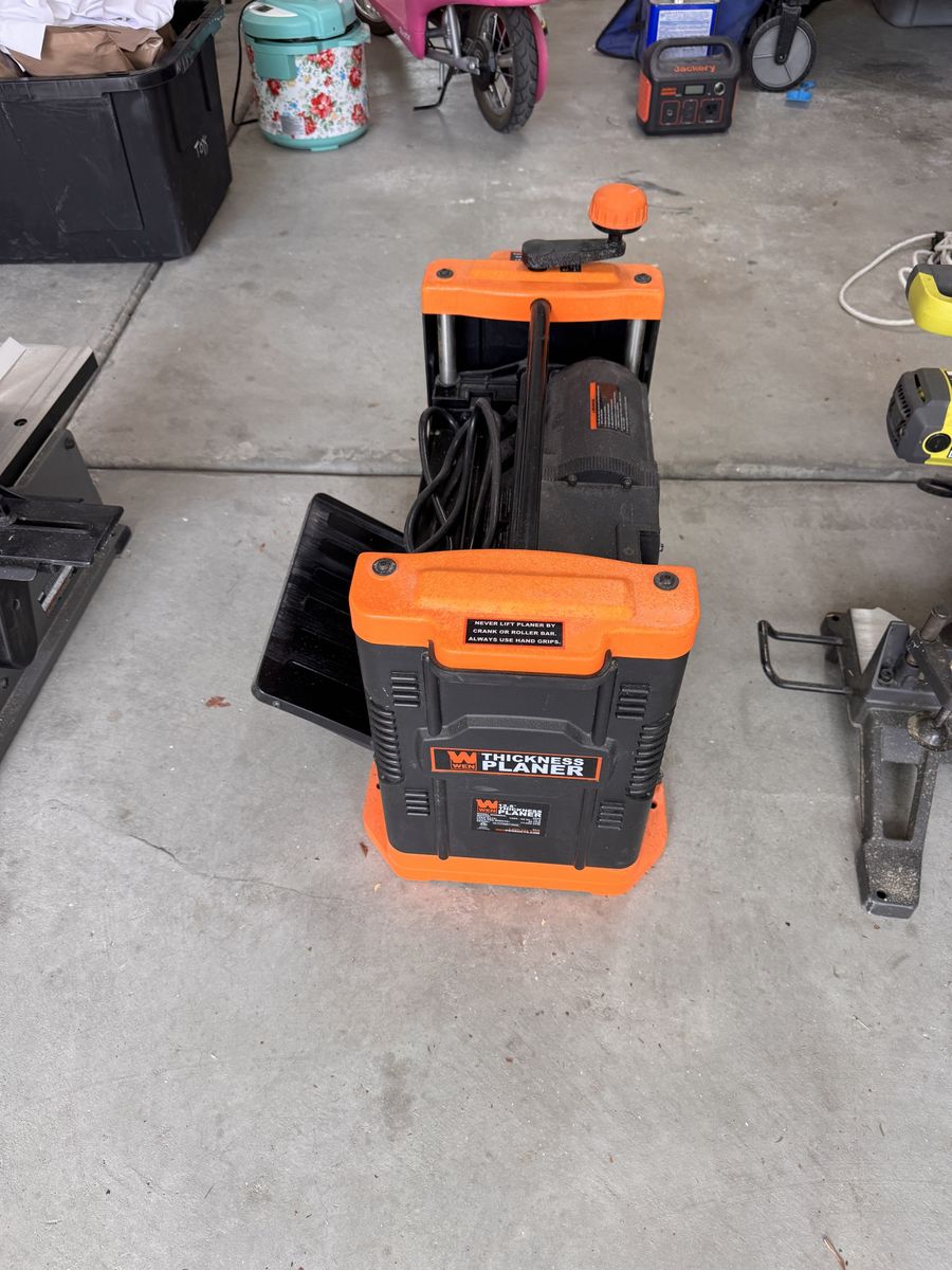 WEN 12.5” Thickness Planer