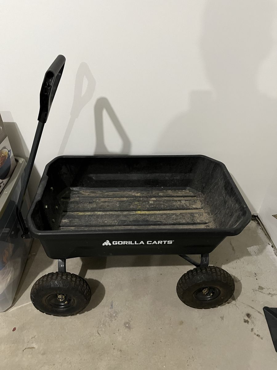 Gorilla Cart GCG-4 Poly Dump Cart – Yard / Garden Wagon