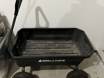 Gorilla Cart GCG-4 Poly Dump Cart – Yard / Garden Wagon