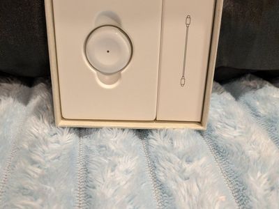 Bond Touch Mini Bracelet (White) – Stay Connected