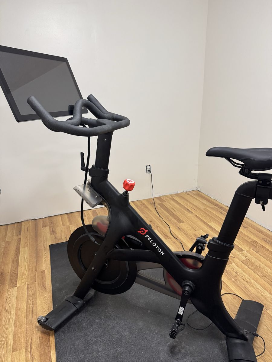 Peloton Bike Exercise Bike - Original Model, Black, with Large HD Touchscreen