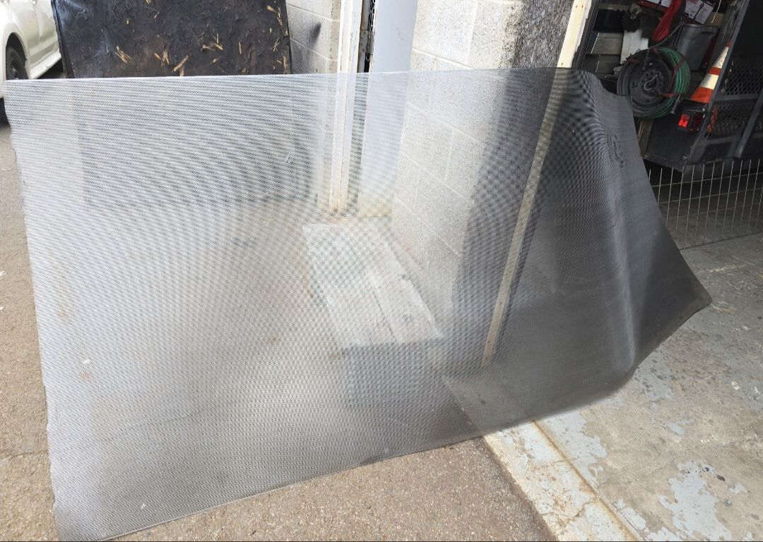 4'x10' metal mesh