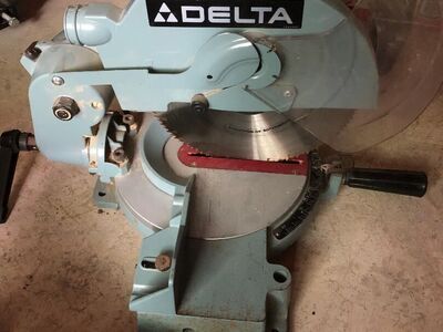 Delta 10" Compound Miter Saw