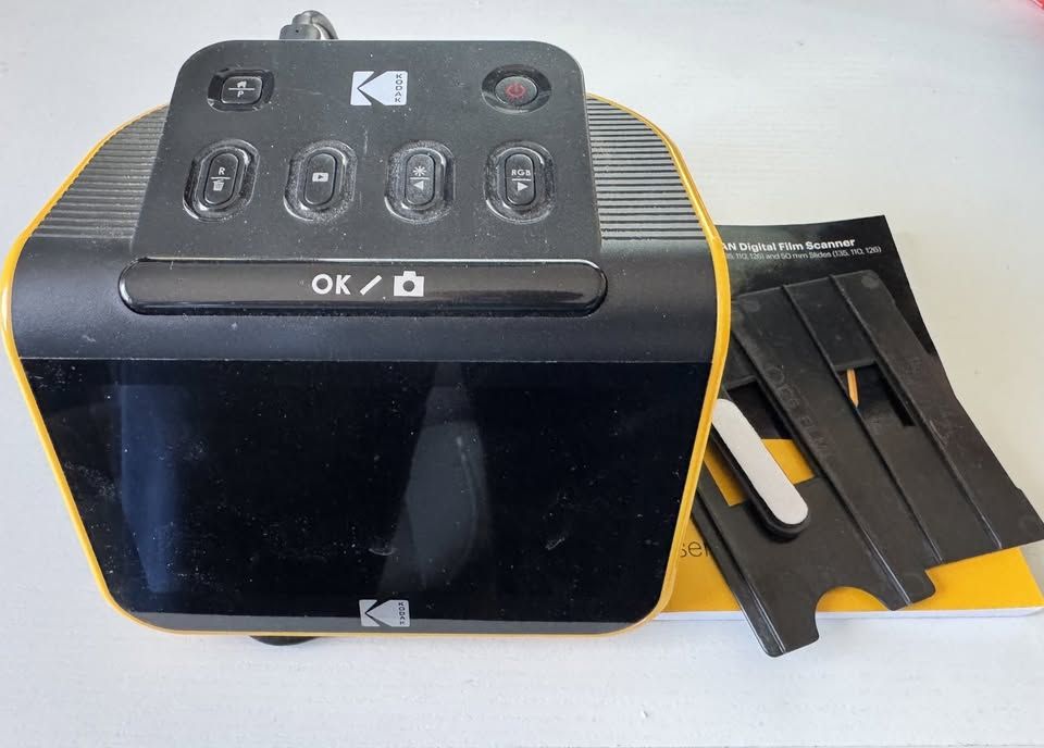 KODAK Slide N SCAN Film & Slide Scanner Digitizer