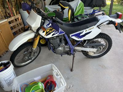 Suzuki DR650SE Dual Sport Motorcycle