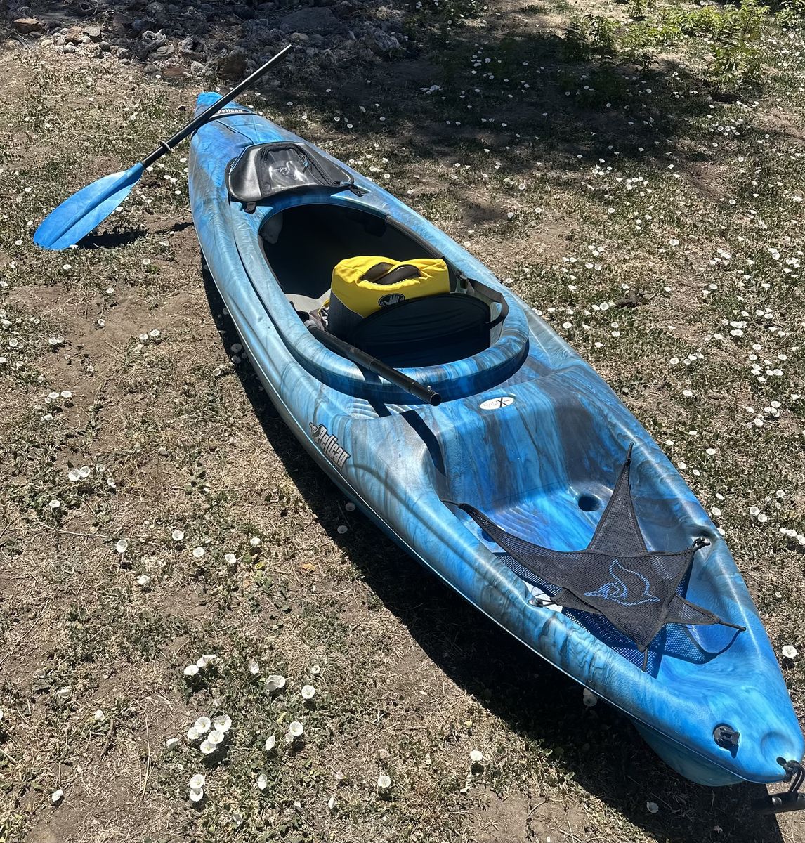 Pelican Mission 100 Kayak + J‑Hook Roof Rack – Great Condition
