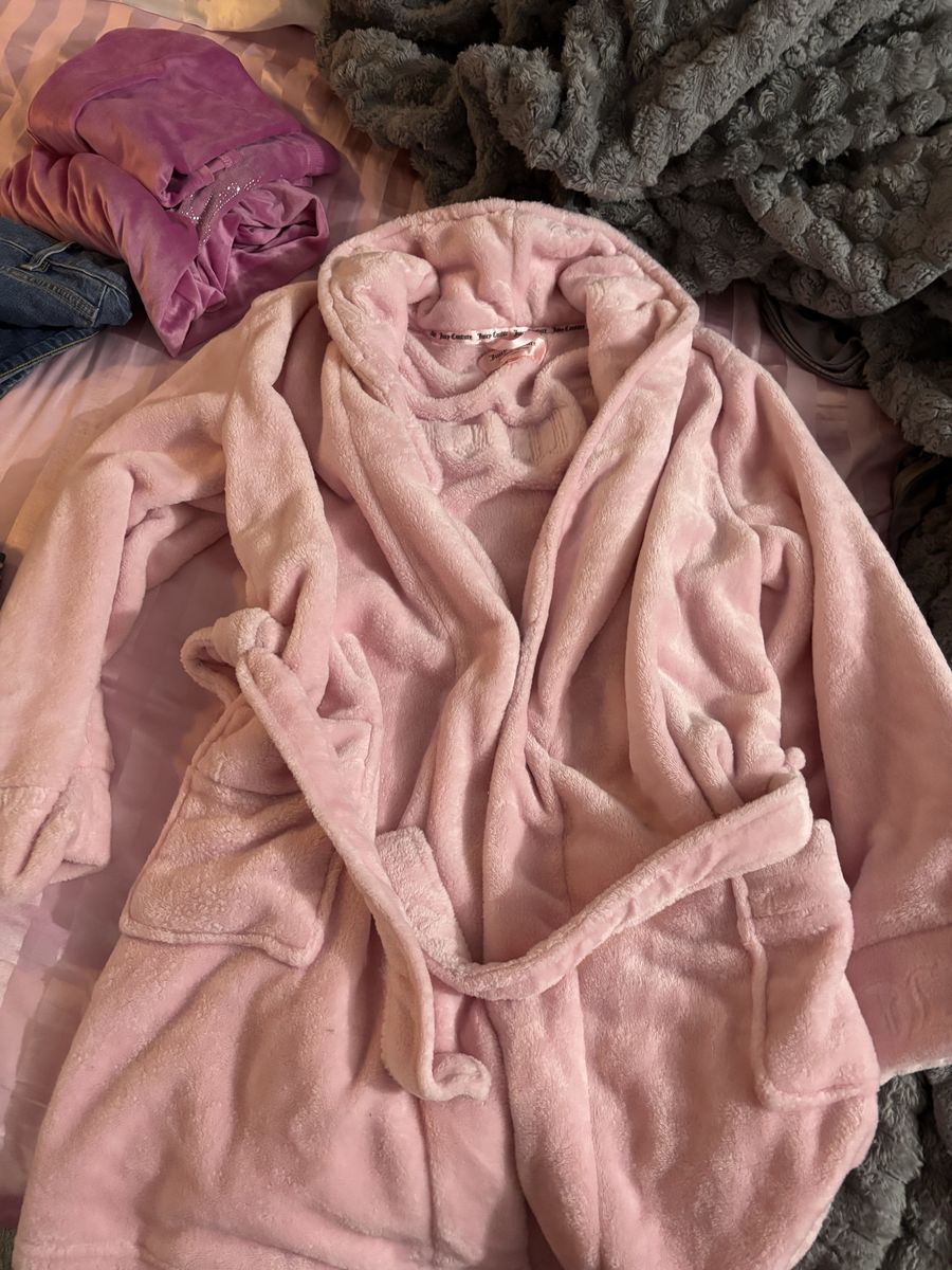 Juicy Couture Sequin Fuzzy Robe L/XL