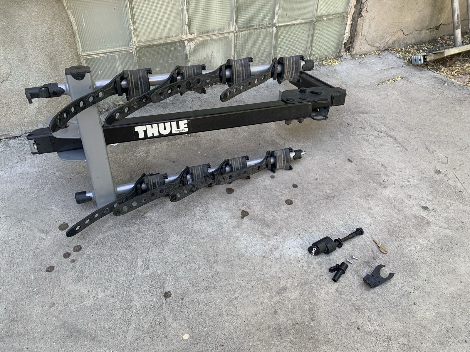 Thule 4-Bike Hitch-Mount Bike Rack – Excellent Condition
