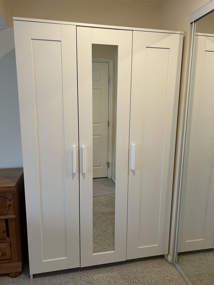Closet/cabinet