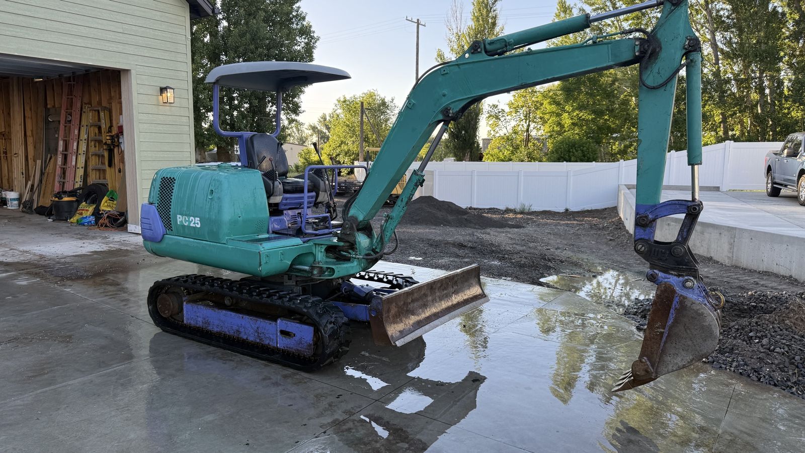 Komatsu pc25-1
