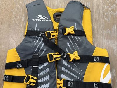 Stearns Youth Life Jacket PFD Yellow and Gray Adjustable Buckle Vest