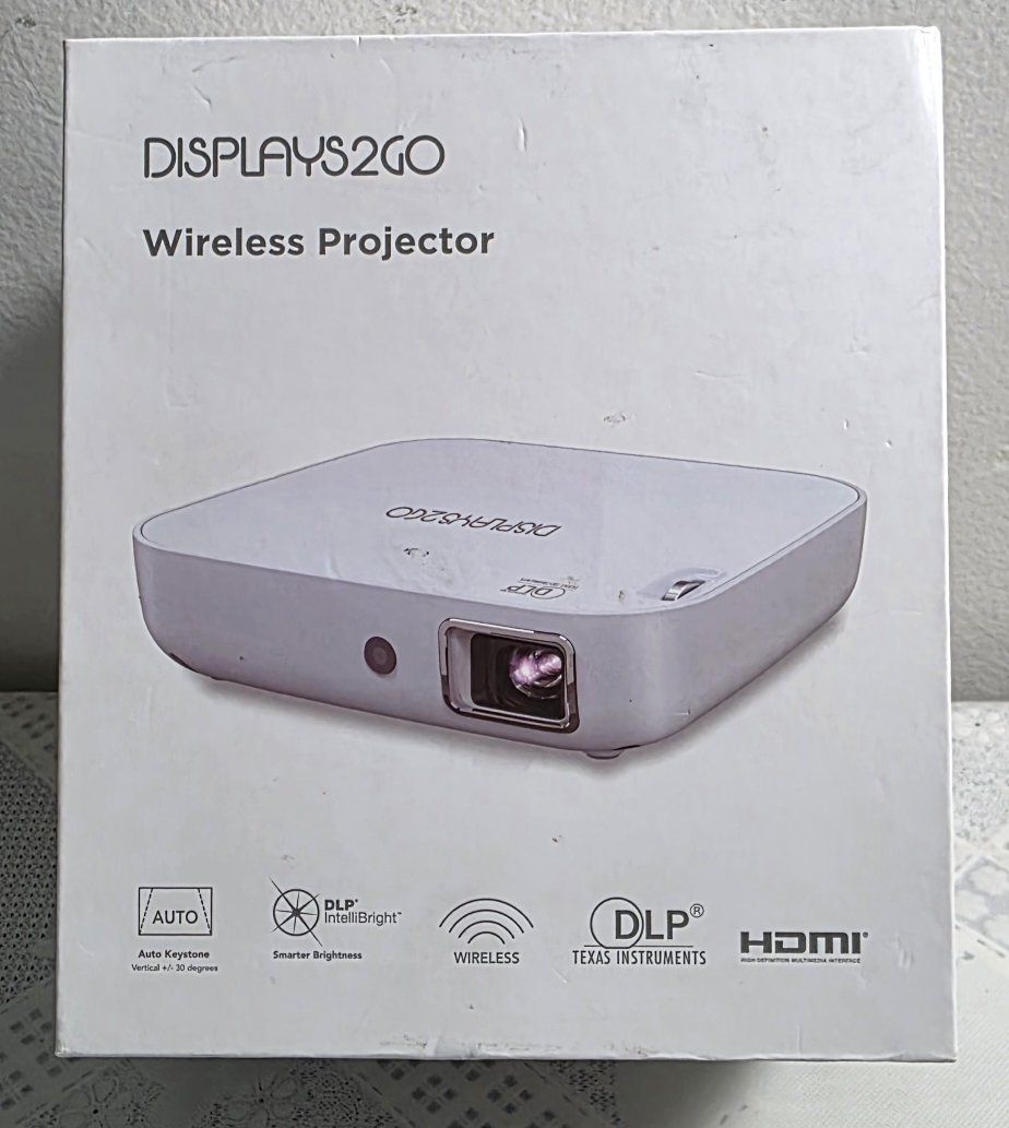 Displays2Go Wireless Projector with Auto Keystone and Original Box