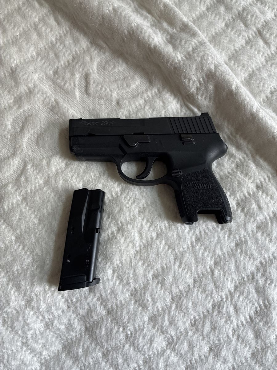 Sig Sauer P250 Compact Black Pistol w/ Magazine